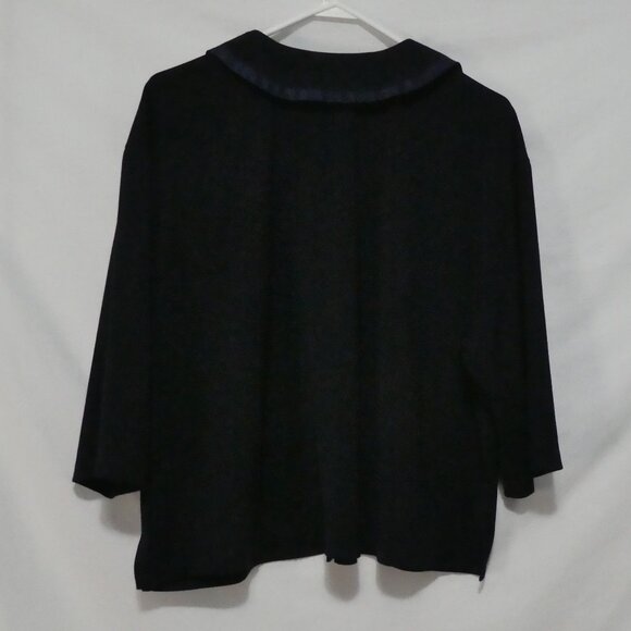 Unbranded | 22 inch pit to pit measured | Black Button-Up Front Textured Blazer - Picture 2 of 14